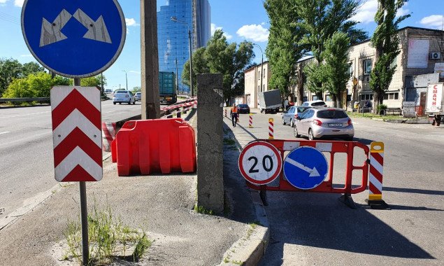 В Киеве на путепроводе по улице Новоконстантиновской частично ограничили движение до 27 апреля