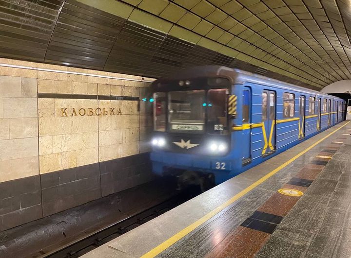 “Киевский метрополитен” оптимизирует график движения в связи с резким сокращением пассажиропотока в локдаун