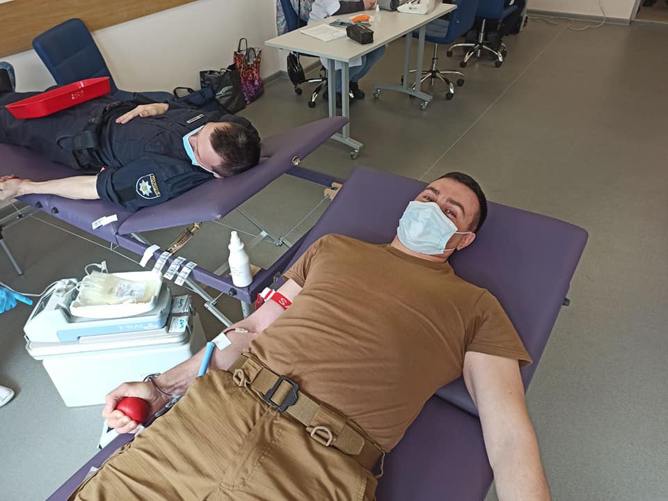 Киевская Академия патрульной полиции обеспечила 54 литра донорской крови (фото)