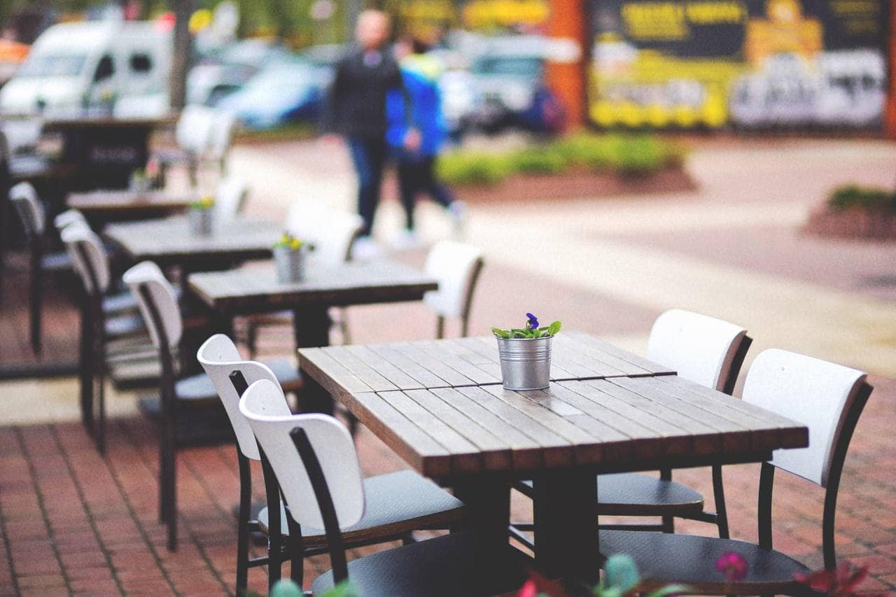 Монтаж летних площадок столичных кафе и ресторанов разрешается с 15 апреля