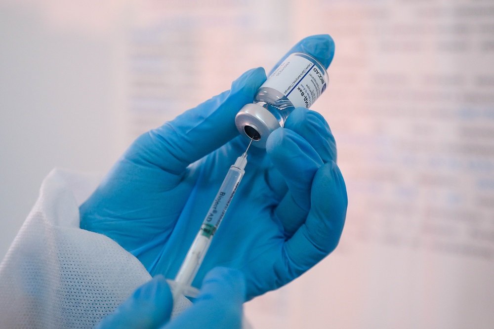 Киевским клиникам выделили вакцину от ковида