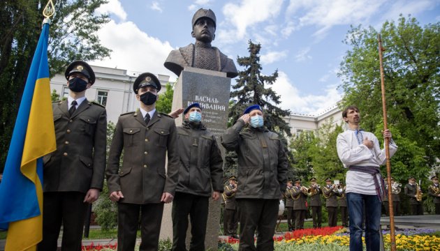 Австрійський архікнязь оселився в лук’янівському сквері