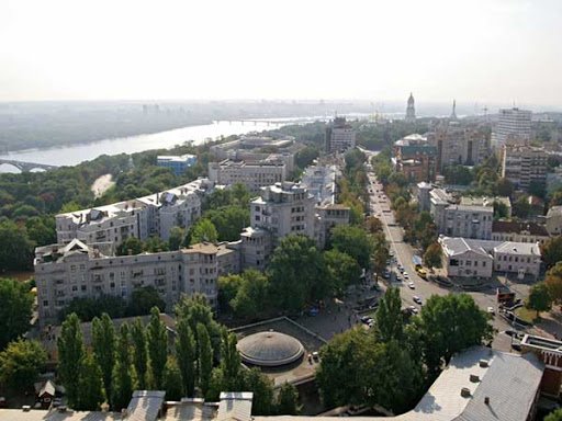 Прокуратура через суд требует вернуть общине две квартиры в центре Киева
