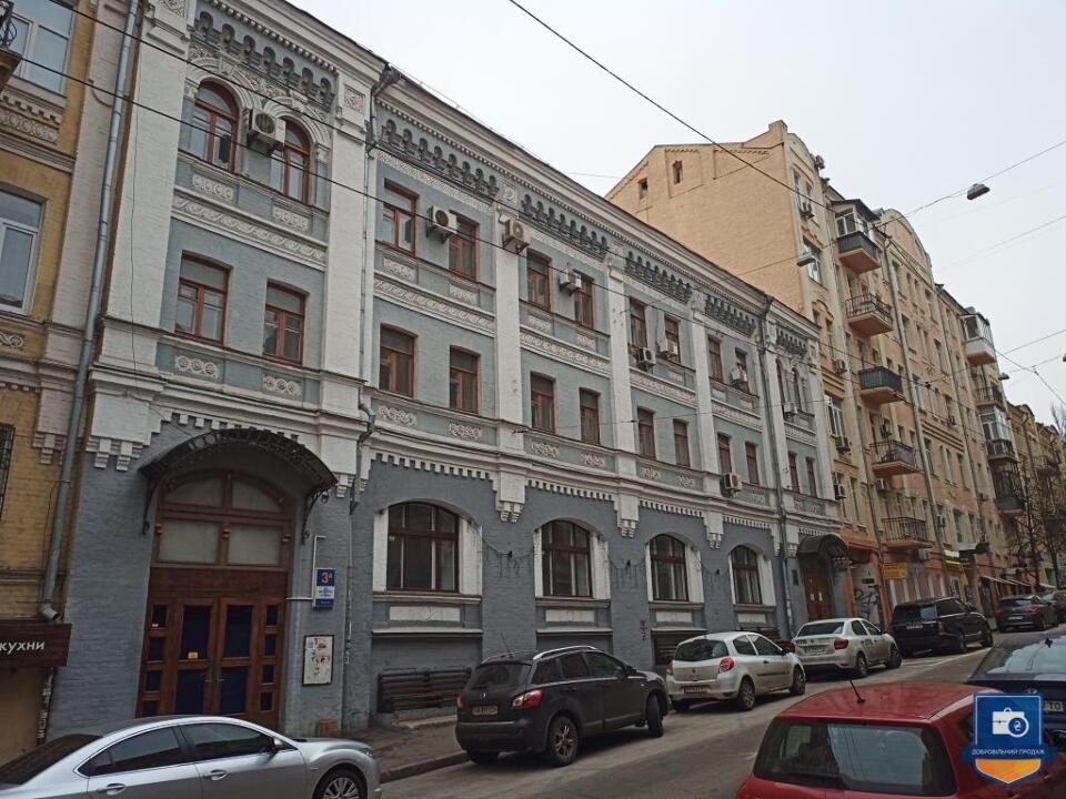 “Укрэксимбанк” выставил на продажу историческое здание в центре Киева