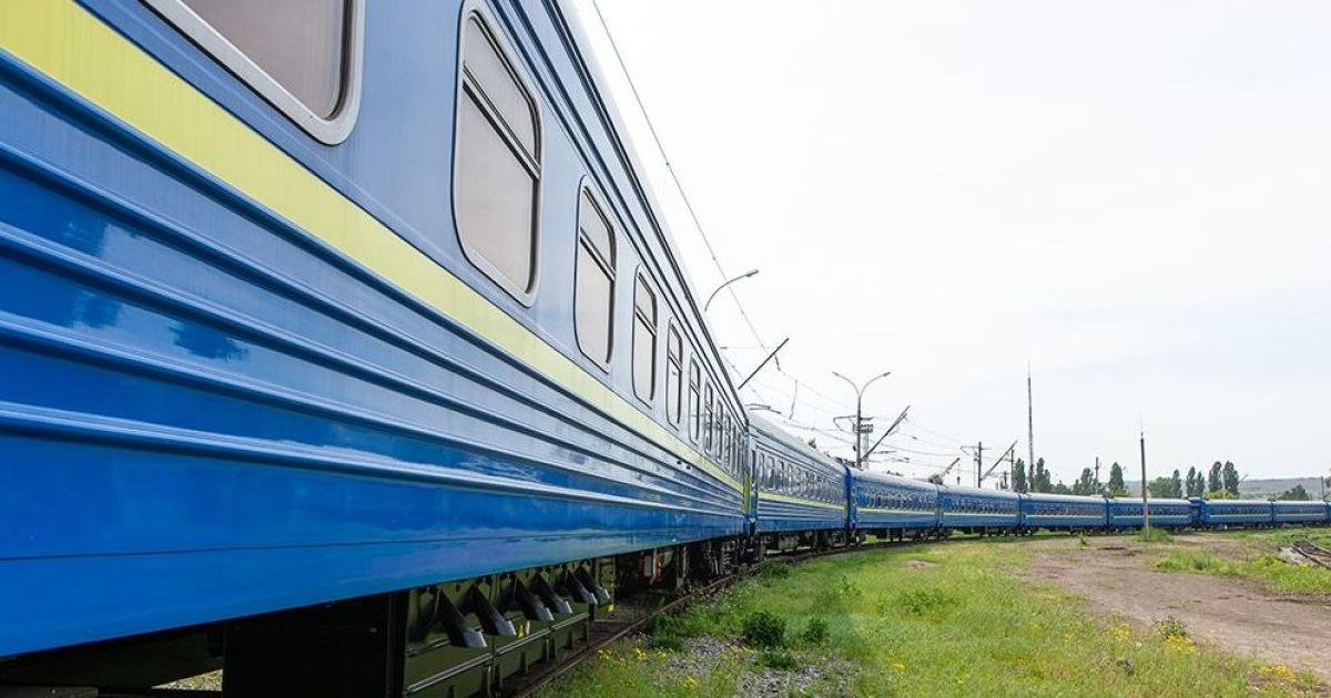 “Укрзализныця” на июнь назначила 11 дополнительных поездов к морю