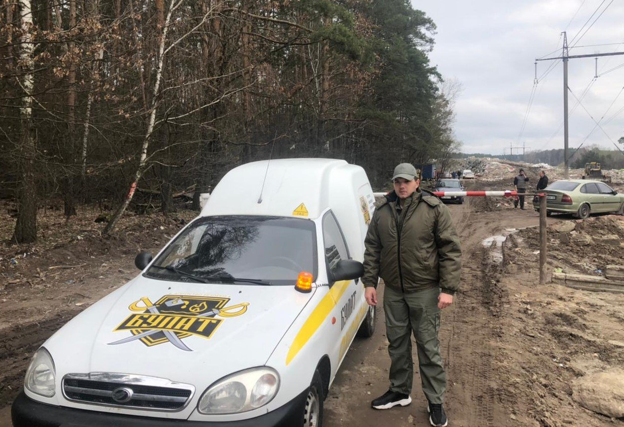 На свалку в Вышгородском районе Киевщины пытались вывезти ядохимикаты