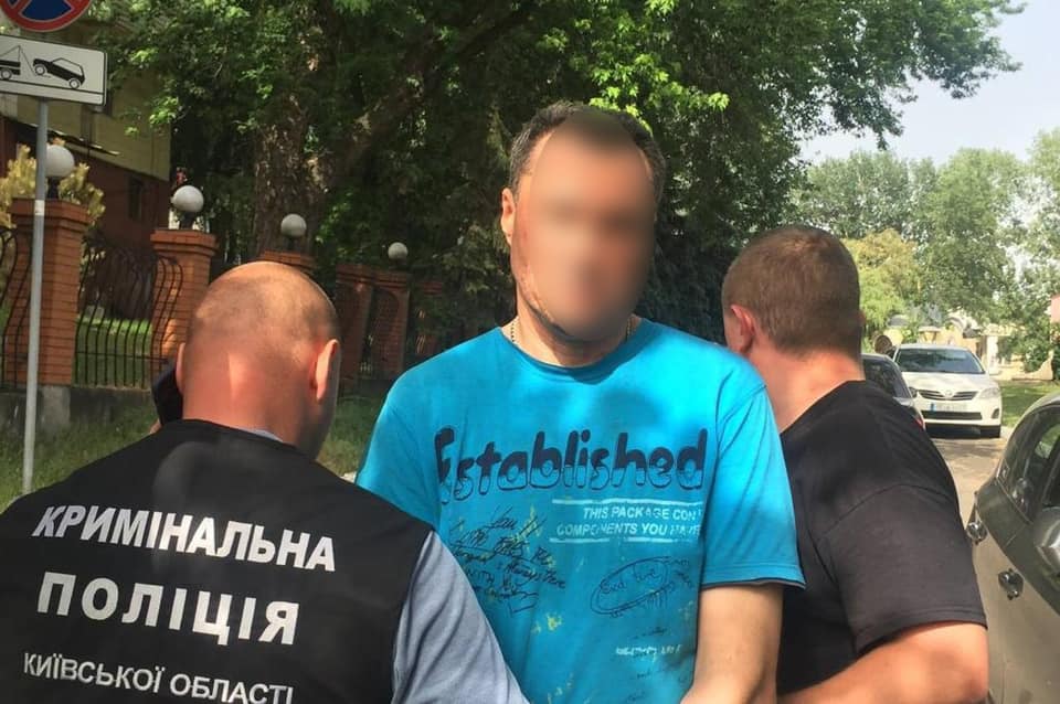 Полиция задержала подозреваемого в убийстве мужчины, тело которого обнаружили после взрыва в Белогородке на Киевщине (фото, видео)