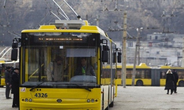 Ярмарки изменят маршруты ряда столичных автобусов и троллейбусов на выходных 5 и 6 июня (схемы)