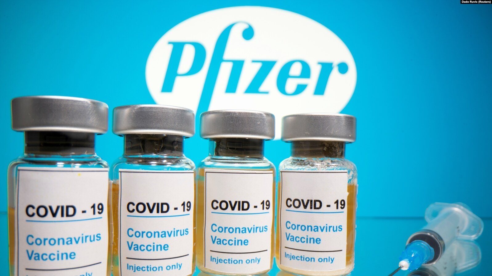 В центрах массовой вакцинации начинают прививать вакциной Comirnaty производства Pfizer