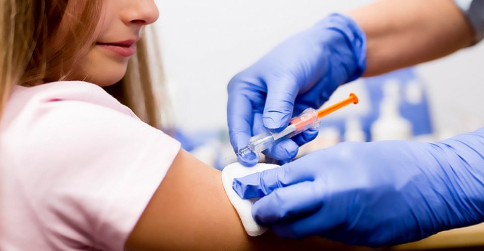 В Украине зарегистрировали новый рекорд по количеству вакцинированных против COVID-19 за сутки