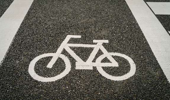 В КГГА задумали на нескольких улицах обустроить новые полосы для велосипедистов (адреса)