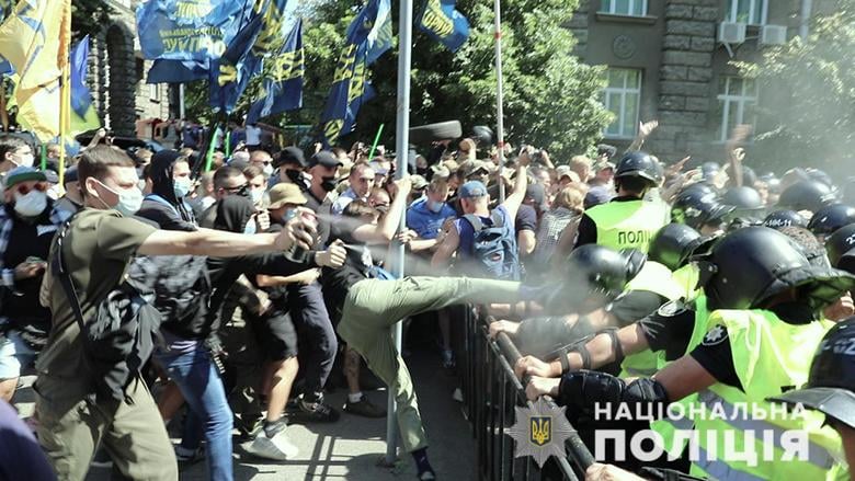 Подозреваемые в участии в столкновениях с полицией в центре Киева отправлены под арест