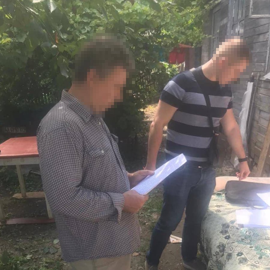 Не ходивший годами на работу бывший сотрудник полиции Киева получил из казны сотни тысяч гривен зарплаты, - прокуратура