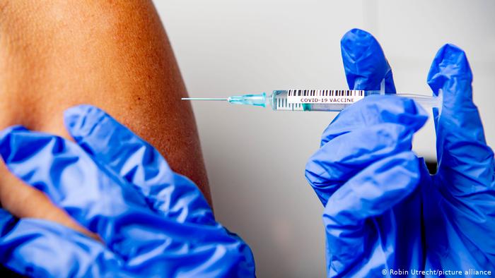 В прошедшее воскресенье в Украине против COVID-19 вакцинировалось более 51 тысячи человек