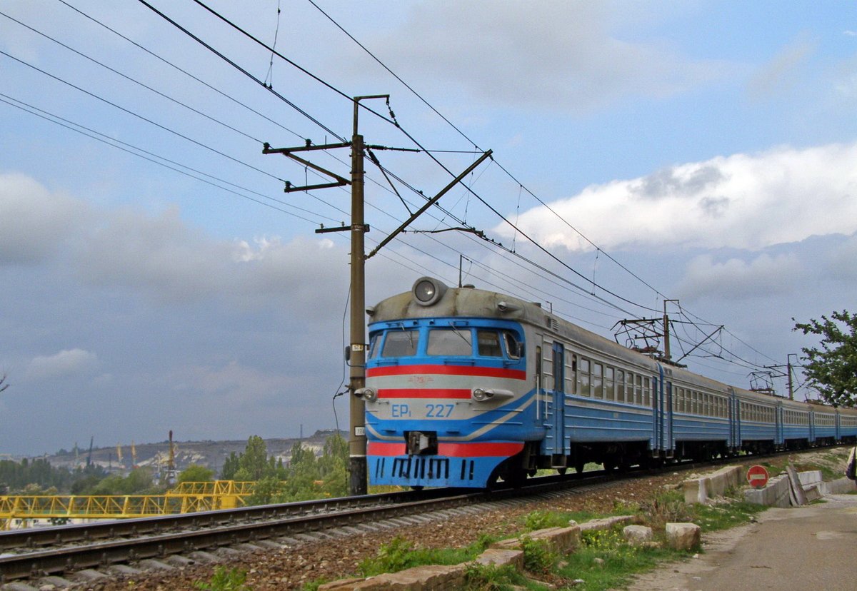 Дорога поездом из Киева на Луганщину может сократиться на четыре часа