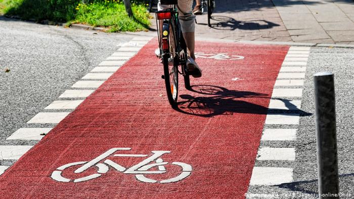 С 1 ноября 2021 года в Украине появятся новые дорожные знаки для велосипедистов
