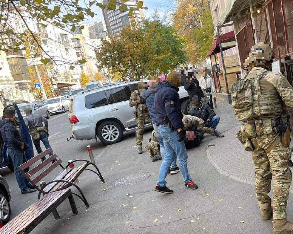 В Киеве СБУ разоблачила двух сотрудников ГБР, которые “крышевали” недобросовестных застройщиков