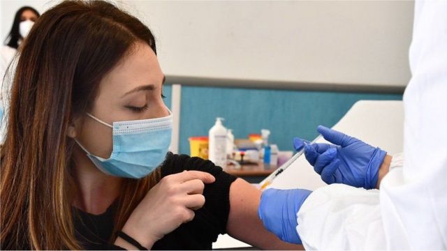 За сутки в Украине вакцинировали от коронавируса более 128 тысяч человек