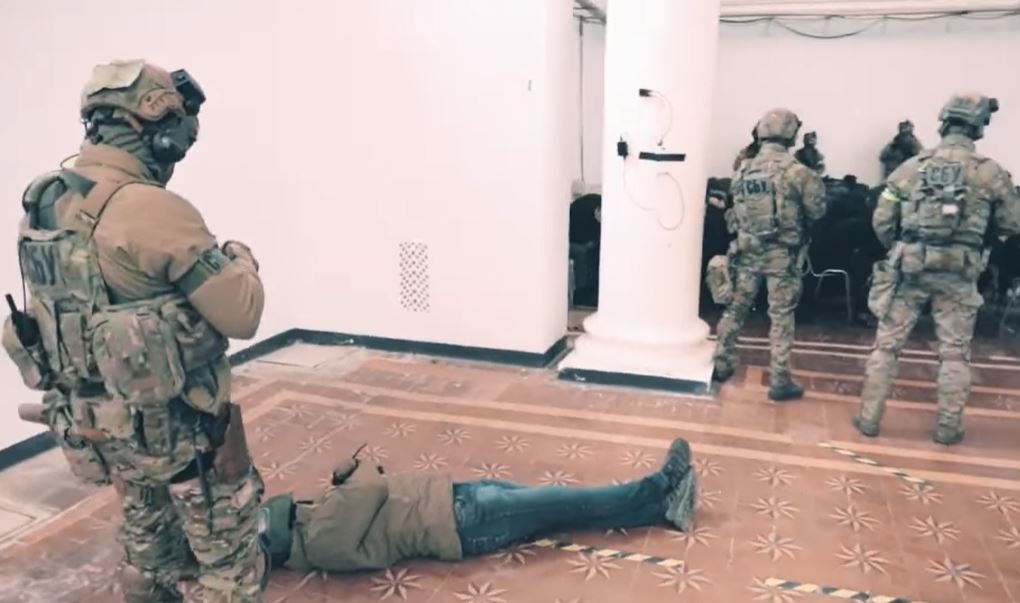 СБУ отрабатывала поиск террористов в “Экспоцентре Украины” (видео)
