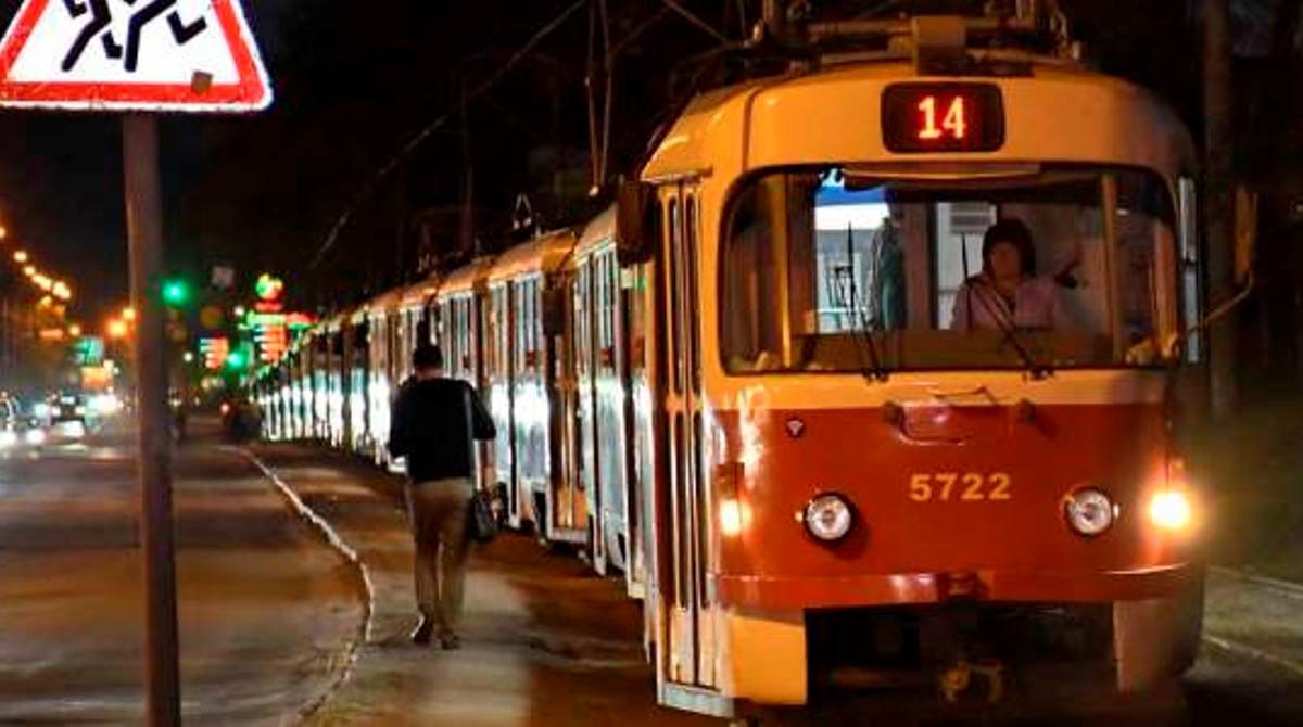 В ночь на завтра, 16 ноября, будет сокращен режим работы трех столичных трамваев