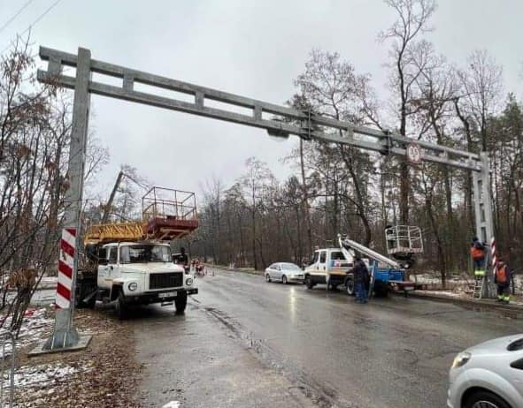 Еще на одном въезде в Киев установили габаритные ворота