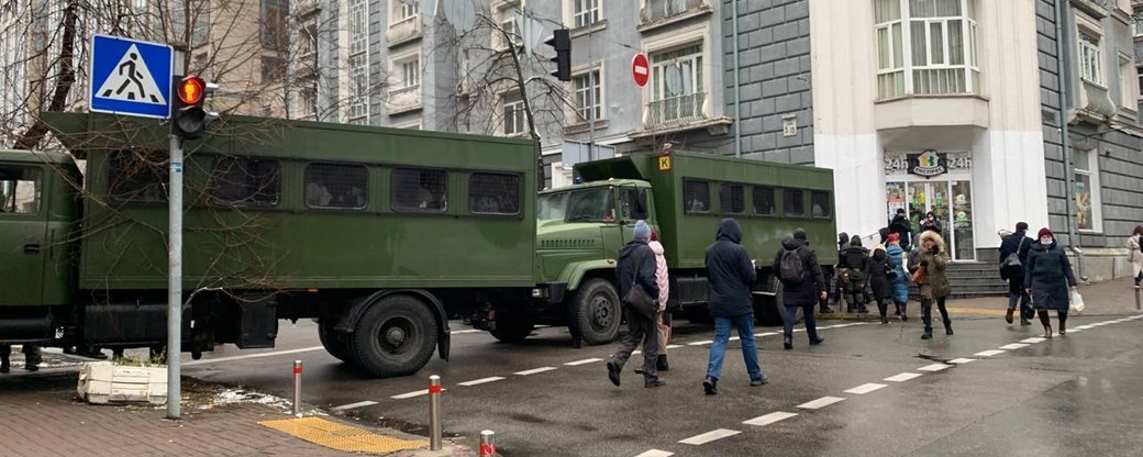 В Киеве усилили меры безопасности в связи с запланированными акциями