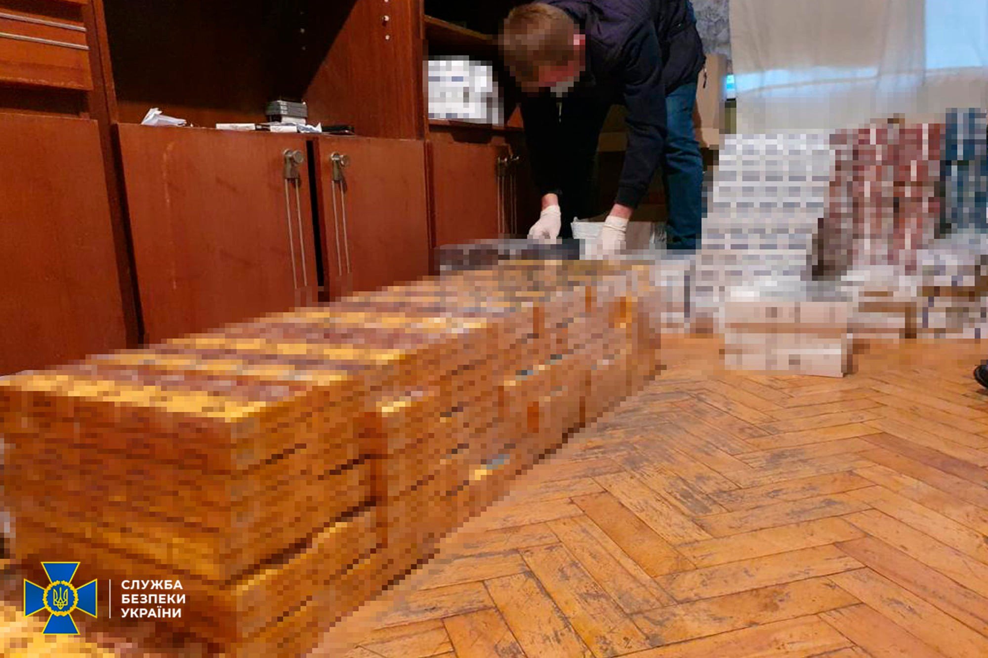 В Киеве правоохранители разоблачили сеть поставки контрабандных сигарет с миллионными оборотами