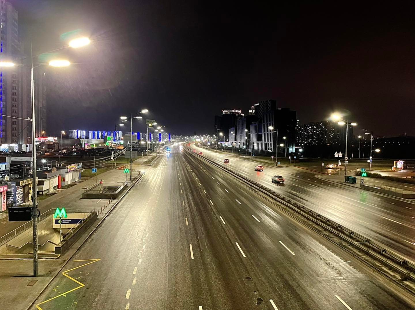 В конце прошлого года на столичном проспекте Бажана заменили более 900 светильников (фото)