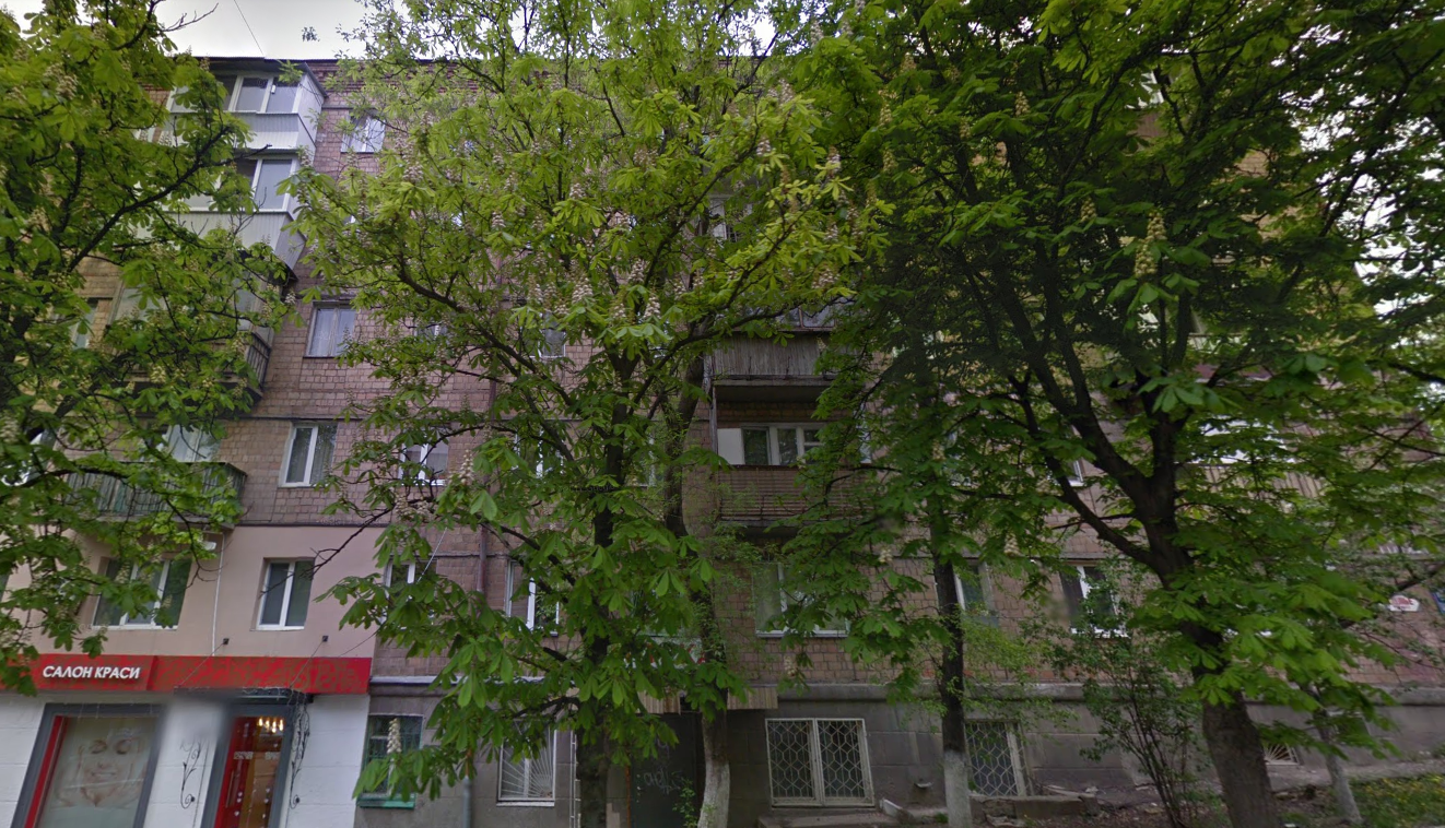 Жители дома № 8 на ул. Генерала Воробьева жалуются, что коммунальщики затягивают проведение ремонта по программе софинансирования