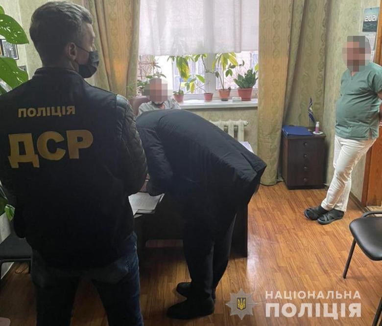 В Киеве будут судить врачей за вымогательства при выдаче тел умерших от COVID-19