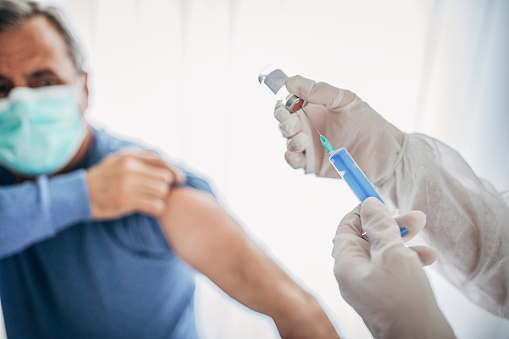В минувшее воскресенье в Украине против COVID-19 вакцинировались почти 21 тысяча человек