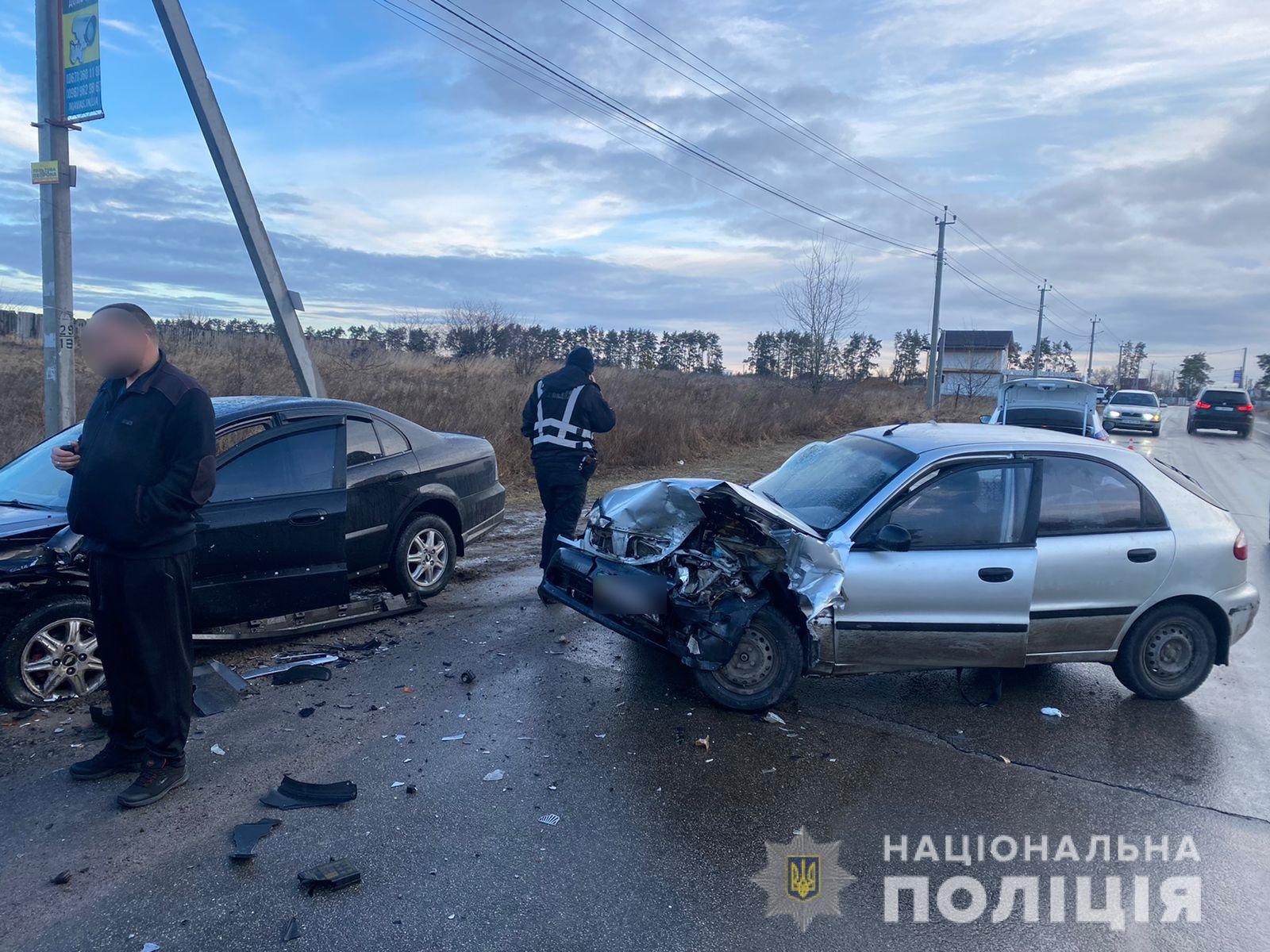 На Васильковщине в результате столкновения автомобиля “ЗАЗ” и Chevrolet пострадали пять человек, среди них 13-летний ребенок (фото)