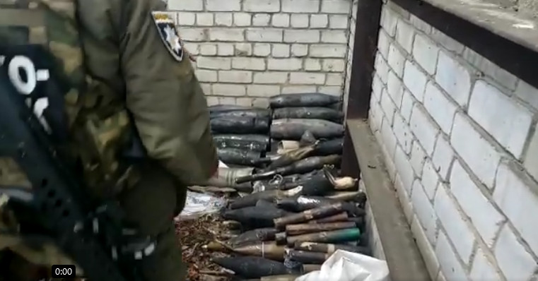 Взрывотехники Нацполиции утилизируют неразорвавшиеся “подарки” российских оккупантов (видео)