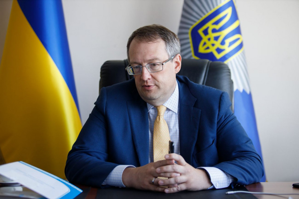 Геращенко: Украина готова к переговорам о полной капитуляции российских оккупационных войск