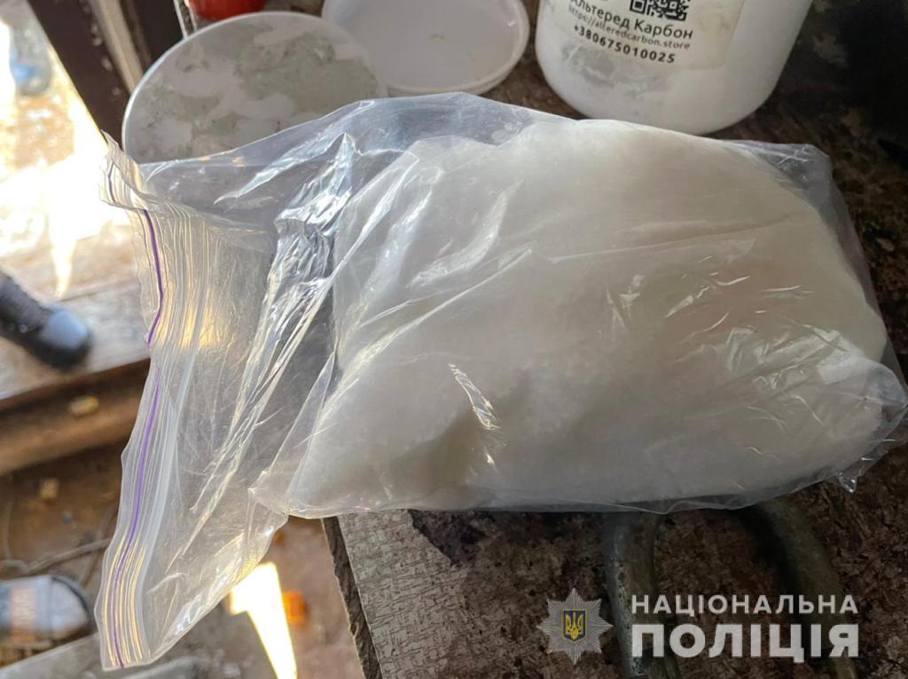 На Киевщине у наркоторговца изъяли “товара” почти на 10 млн гривен (фото, видео)
