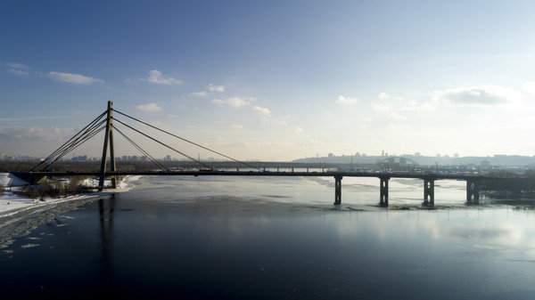 У Києві для сполучення між берегами відкриті Північний і Дарницький мости