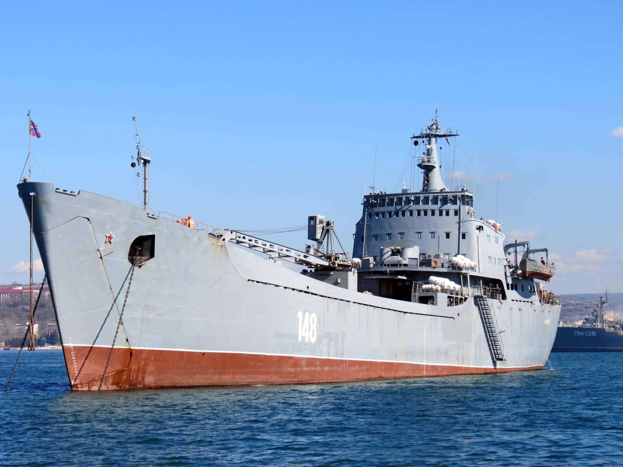 Силами ЗСУ нанесено удар по ворожих десантних кораблях, що перебували у порту Бердянська, - Генштаб ЗСУ