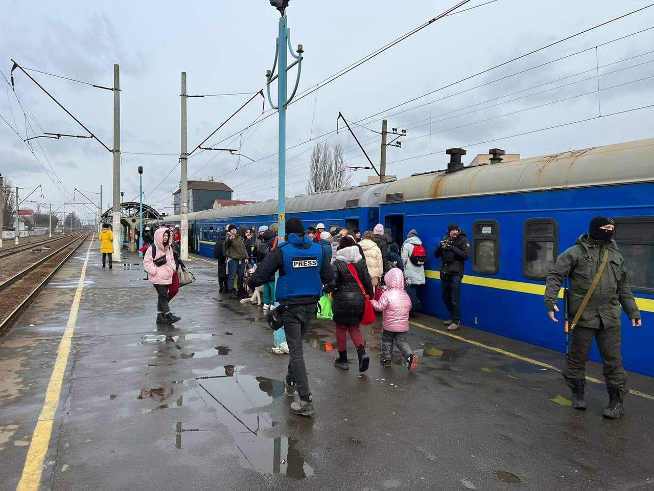 КОДА: Ворог обстрілює житлові будинки, триває евакуація населення