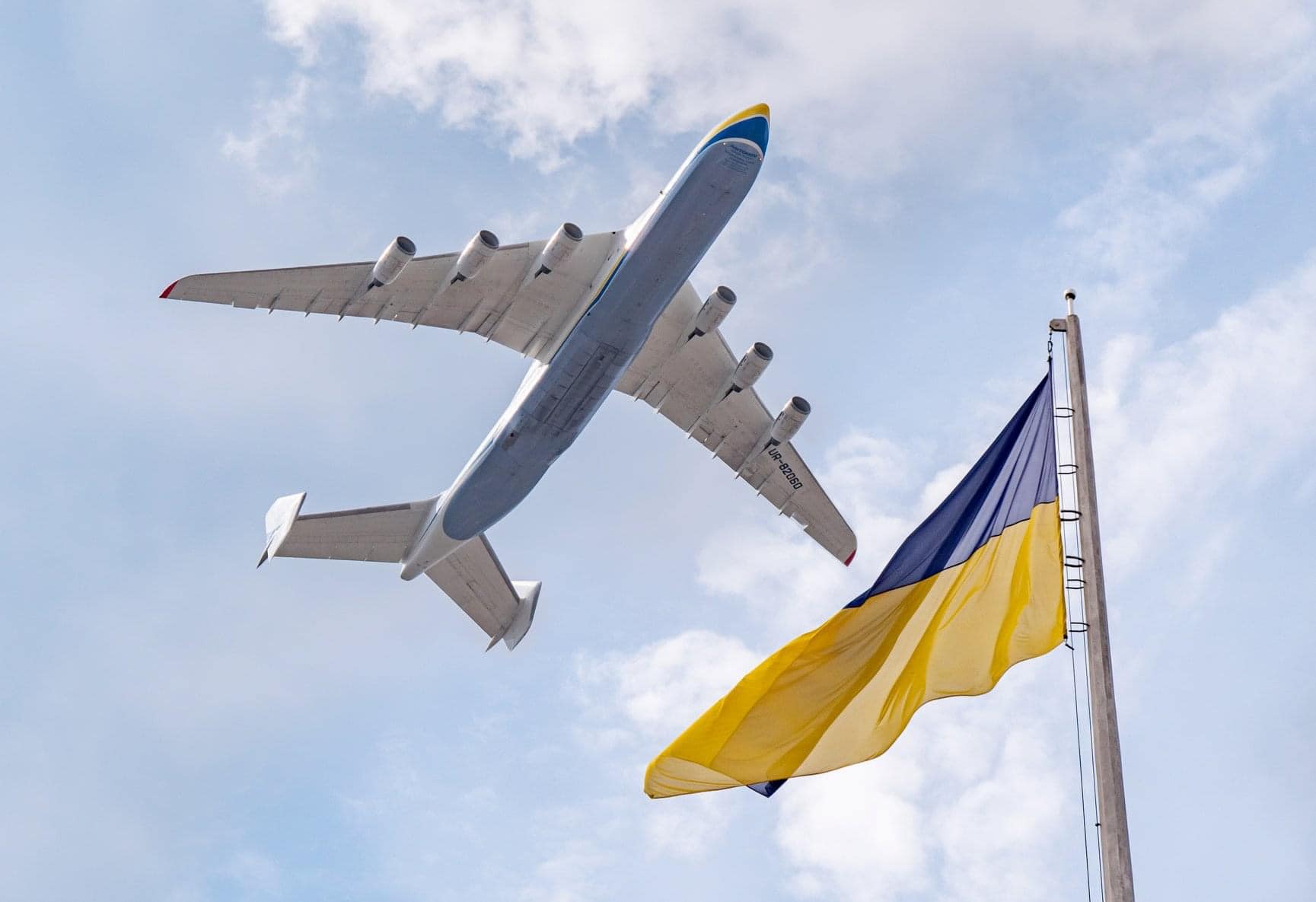 Держпідприємство “Антонов” оголошує збір коштів на відновлення легендарного літака “Мрія”