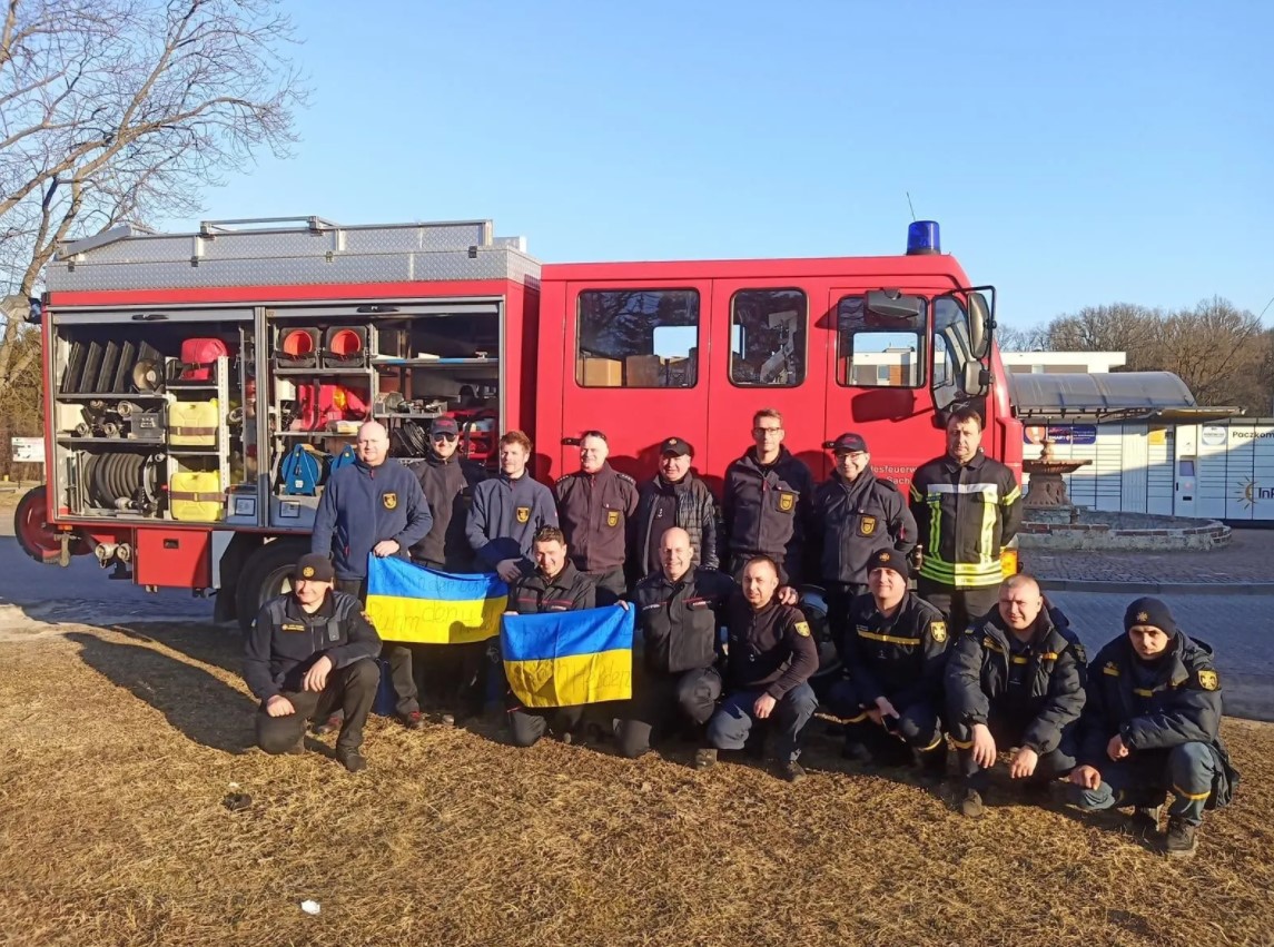 Німецькі волонтери передали Україні пожежні машини, - “Слуга Народу”