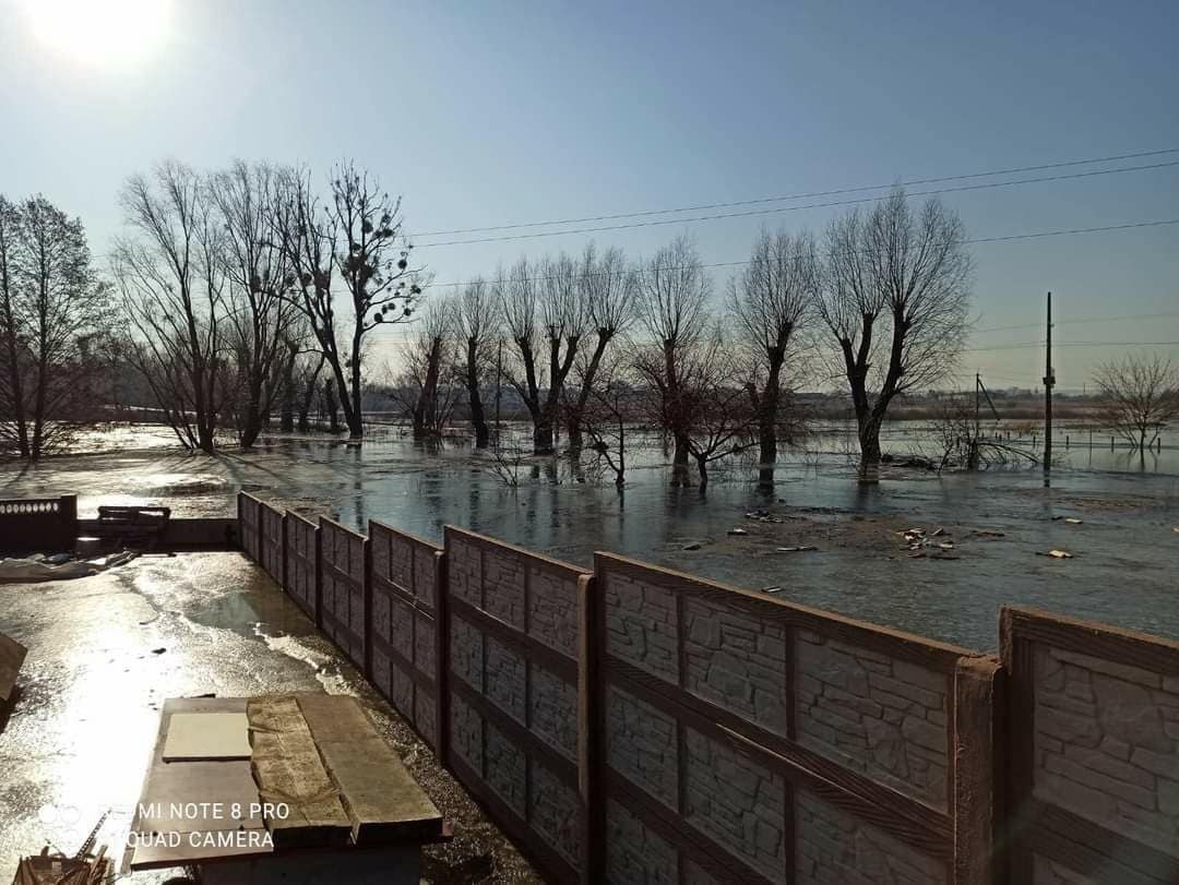На Київщині річка Ірпінь вийшла з берегів, під загрозою затоплення окуповані села