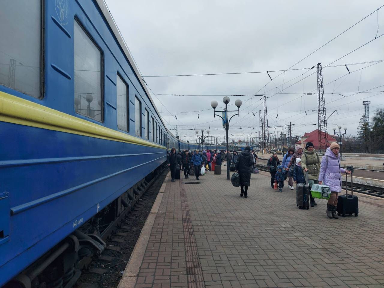 “Укрзалізниця” продовжує евакуацію людей з Донеччини та Луганщини (розклад рейсів)