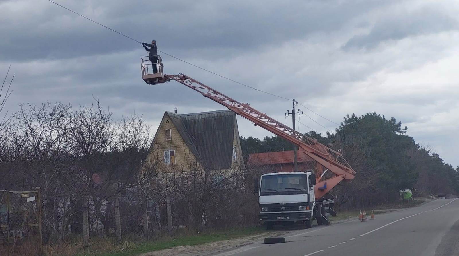 Без світла залишаються ще 175 населених пункти Київщини, - КОВА