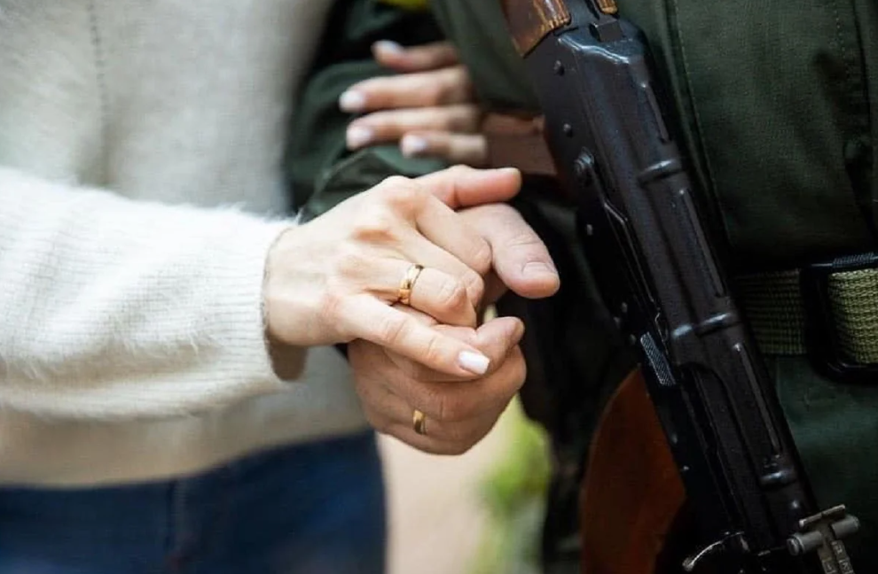 За 55 днів широкомасштабного вторгнення рашистів у Києві одружилися 1800 пар