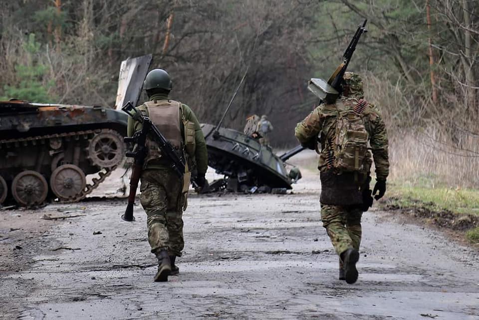 Ворог намагається наступати на кількох напрямках, але головним залишається Маріуполь, - Генштаб ЗСУ