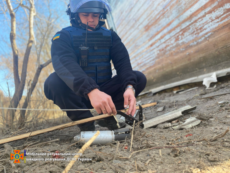 Піротехніки ДСНС за минулу добу знешкодили понад тисячу вибухонебезпечних предметів