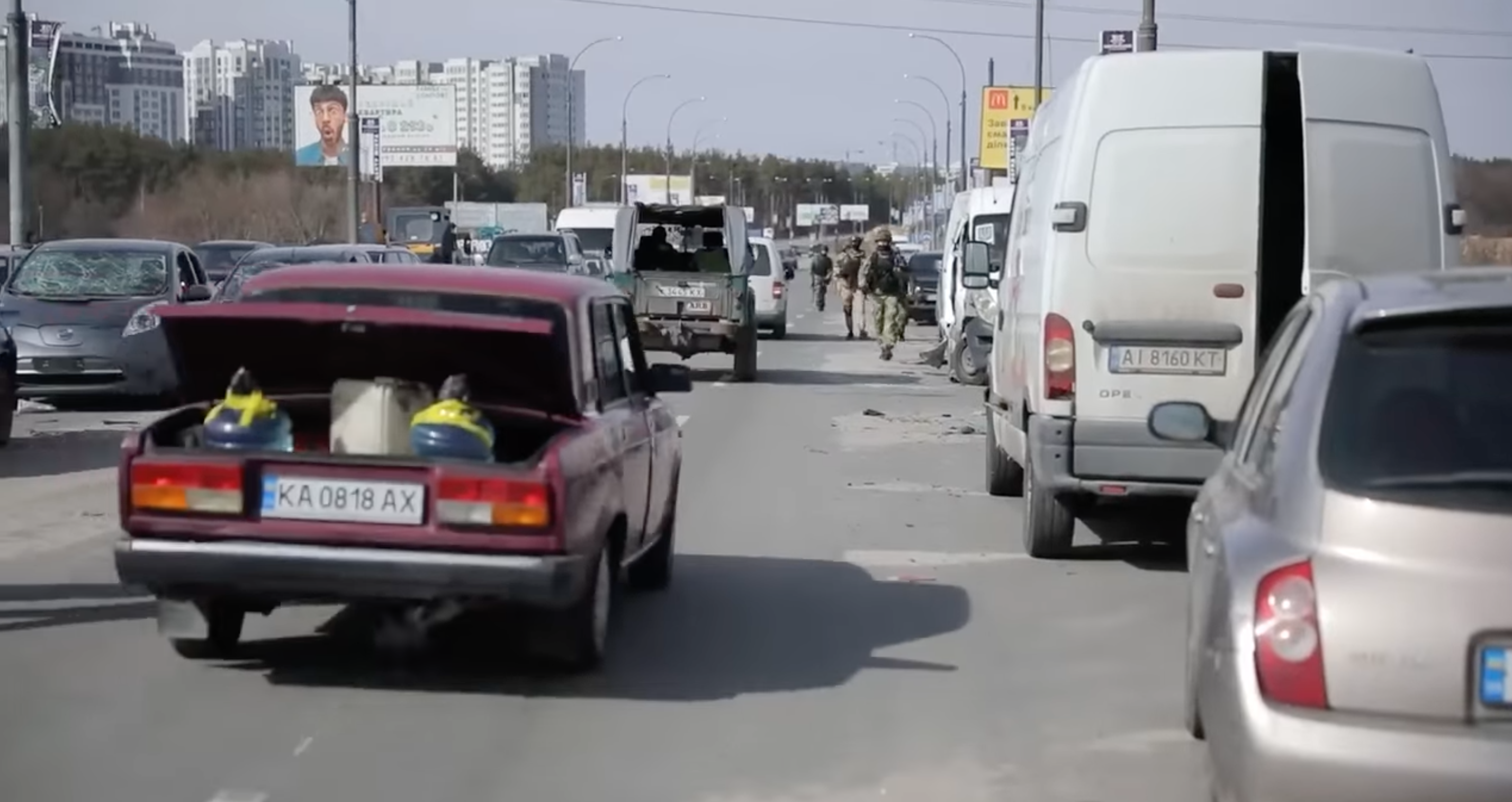 Вцілілі авта евакуйованих ірпінців зберігаються на чотирьох майданчиках (мапа)