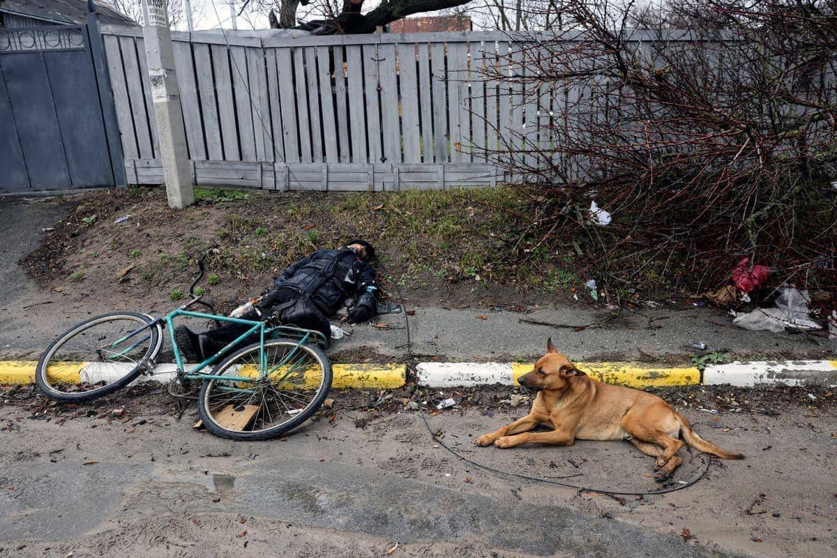 NYT опублікували відео вбивства росіянами велосипедиста в Бучі