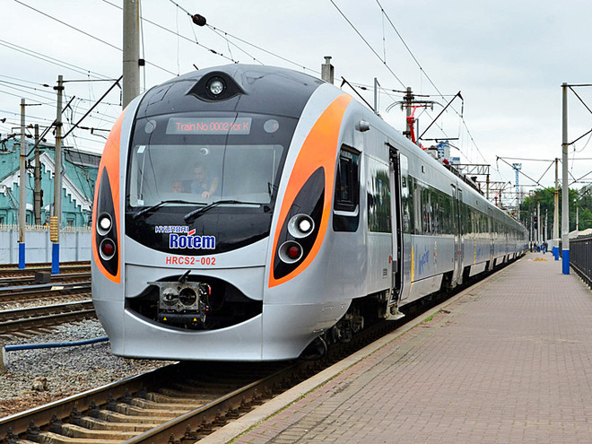 “Укрзалізниця” з 20 квітня призначає ще один потяг “Інтерсіті+” у сполученні Київ-Перемишль