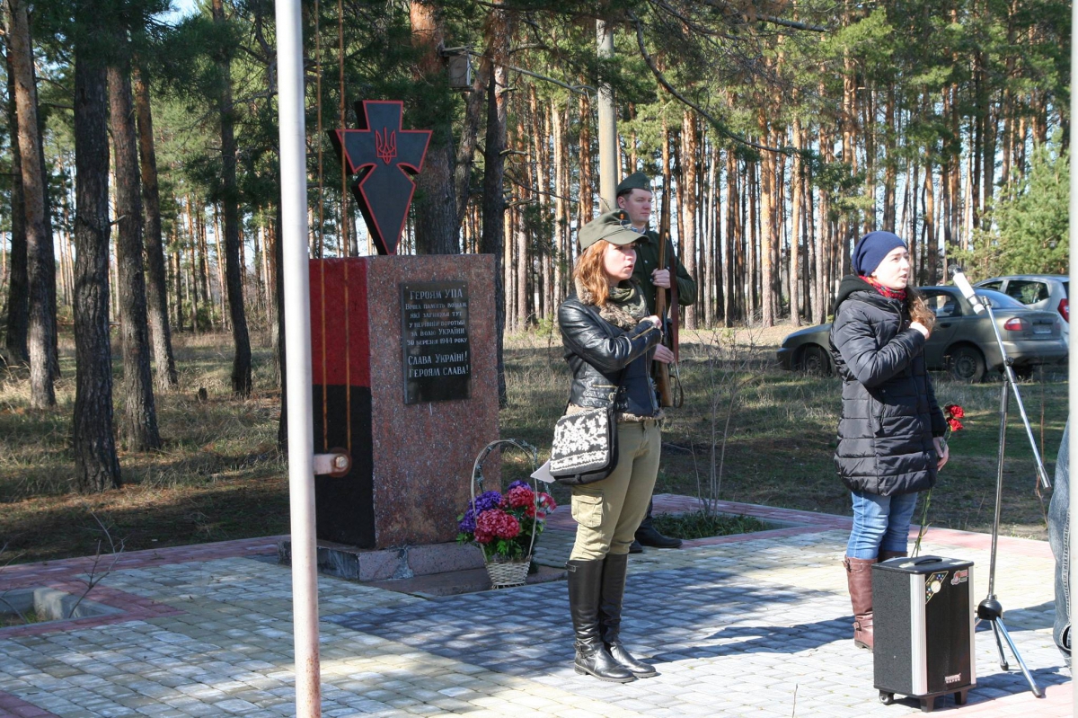 Під Києвом врятували від московитів монумент героям УПА (фото)